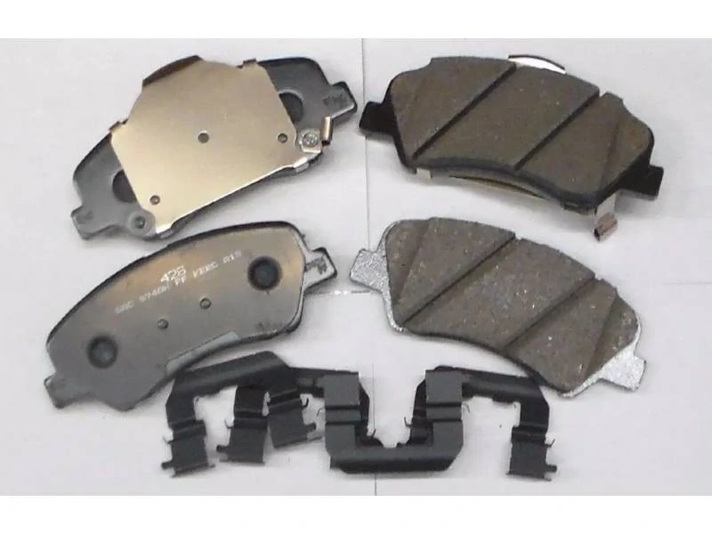Замена колодок тормозных механизмов передних колес Kia Rio